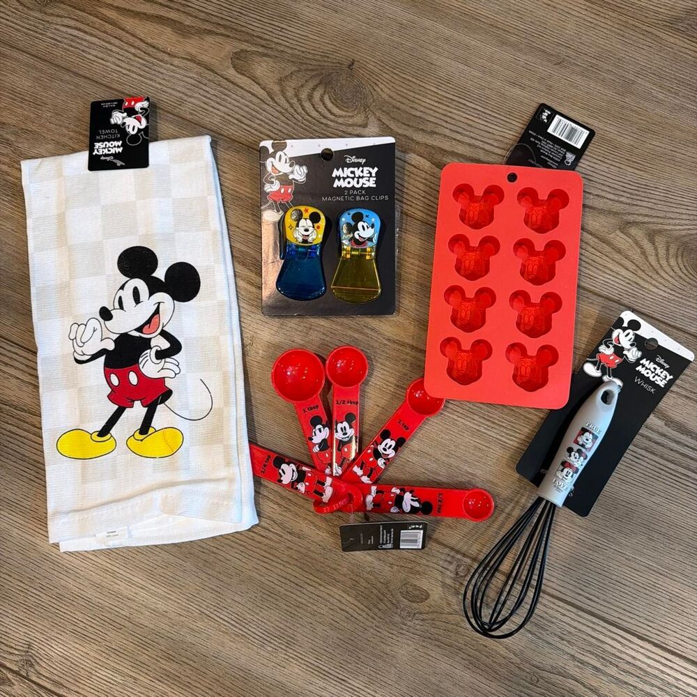 Disney multi Dinnerware